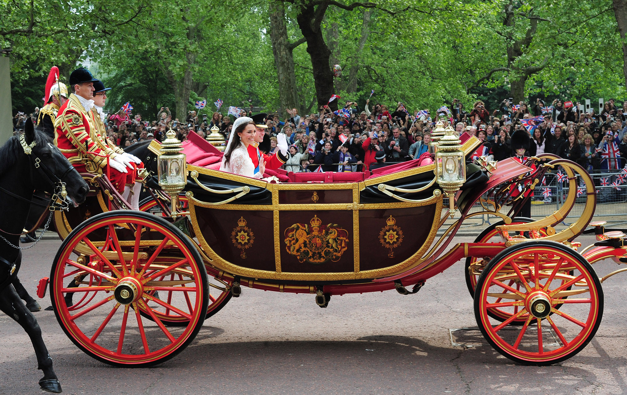 Dàn siêu xe khủng trong đám cưới của Hoàng tử Harry và Công nương Meghan Markle