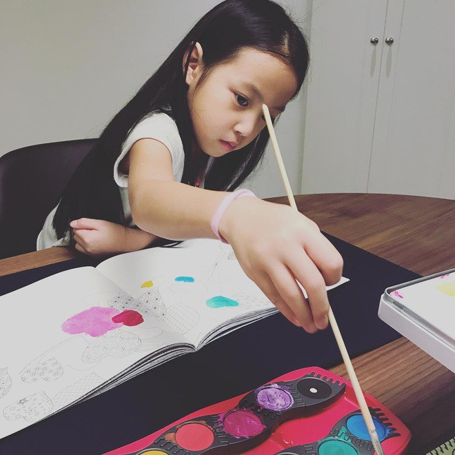 Triệu Vy: Suýt bị hủy hoại thanh danh vì scandal không thể dung thứ đến người phụ nữ quyền lực trong showbiz Hoa ngữ