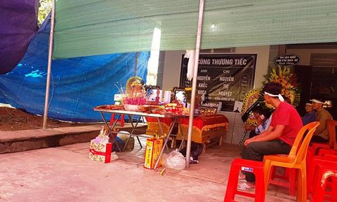 Đẫm nước mắt đám tang hai vợ chồng tử nạn trên đường vào bệnh viện chờ sinh