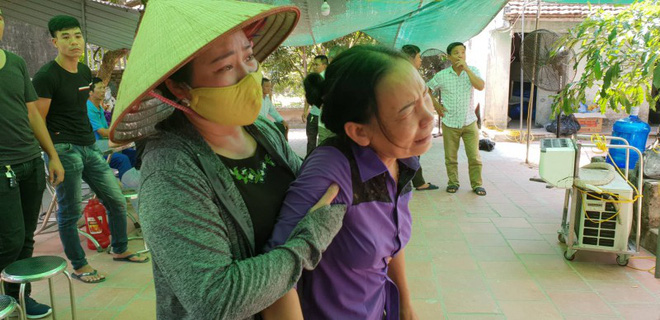 Đẫm nước mắt đưa thi thể lái tàu SE19 về quê nhà