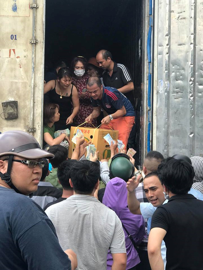 Dân mạng truyền nhau vụ giải cứu sầu riêng ở Hà Nội là chiêu bán hàng