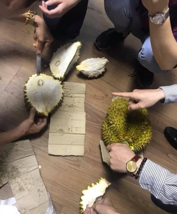 Dân mạng truyền nhau vụ giải cứu sầu riêng ở Hà Nội là chiêu bán hàng