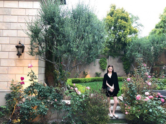 Hồ Ngọc Hà đăng ảnh gợi cảm của Kim Lý trong phòng tắm rồi vội xóa đi