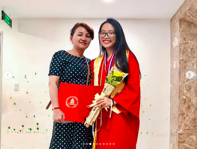 Phương Mỹ Chi xuất sắc tốt nghiệp cấp 2 loại giỏi dù từng bị hoài nghi mê hát bỏ bê việc học