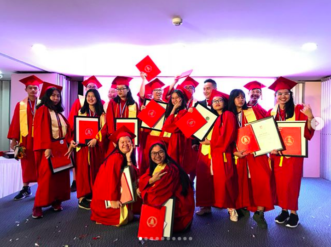 Phương Mỹ Chi xuất sắc tốt nghiệp cấp 2 loại giỏi dù từng bị hoài nghi mê hát bỏ bê việc học