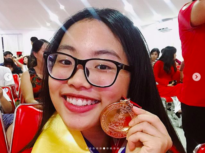 Phương Mỹ Chi xuất sắc tốt nghiệp cấp 2 loại giỏi dù từng bị hoài nghi mê hát bỏ bê việc học