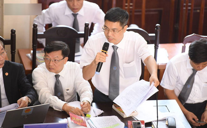 Nóng: Xuất hiện nghi vấn con dấu giả ngay khi tòa xét xử BS Lương quay lại phần xét hỏi