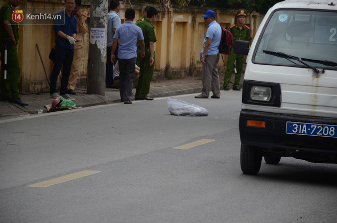 Bác sĩ trực tiếp cấp cứu nạn nhân vụ xe tải chạy lùi: 3 mẹ con đã tử vong trước khi vào viện, chúng tôi chưa từng thấy tai nạn nào thương tâm như vậy