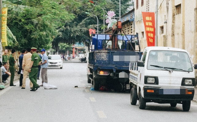 Điểm mù trong vụ xe tải chạy lùi làm chết mẹ con thai phụ và bé gái 3 tuổi