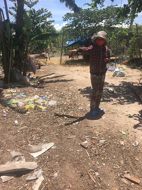 Bố bé trai bị mẹ chôn sống: 'Lúc nó nói có bầu, lúc nói không có, ai biết đâu mà lần' - 2 Bố bé trai bị mẹ chôn sống: 'Lúc nó nói có bầu, lúc nói không có, ai biết đâu mà lần' - 2