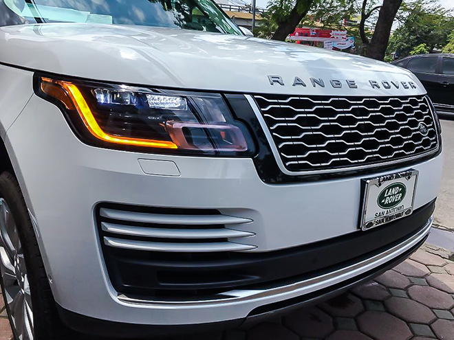 Range Rover HSE 2018 đầu tiên về Việt Nam, giá khoảng 9 tỷ - 4 Range Rover HSE 2018 đầu tiên về Việt Nam, giá khoảng 9 tỷ - 4