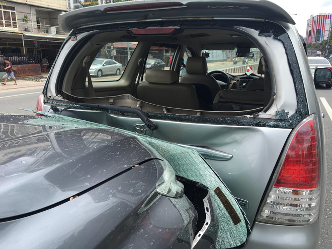 Tai nạn liên hoàn trên Quốc lộ 13, nhiều cháu bé gào khóc trong hoảng loạn