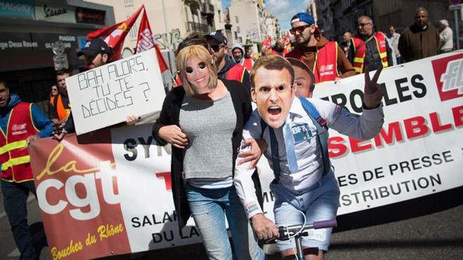 Tổng thống Macron bị chỉ trích vì chi 58.000 USD mua đĩa ăn - 1 Tổng thống Macron bị chỉ trích vì chi 58.000 USD mua đĩa ăn - 1