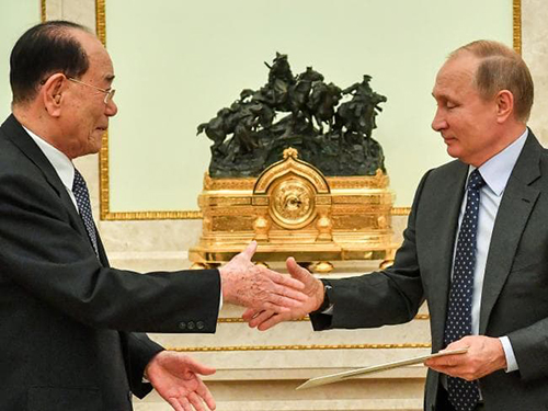 Putin mời Kim Jong-un thăm Nga vào tháng 9 Putin mời Kim Jong-un thăm Nga vào tháng 9