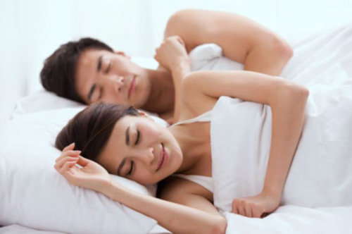Lí do tuyệt đối không nên quan hệ tình d.ụ.c khi chồng bị sốt Lí do tuyệt đối không nên quan hệ tình d.ụ.c khi chồng bị sốt