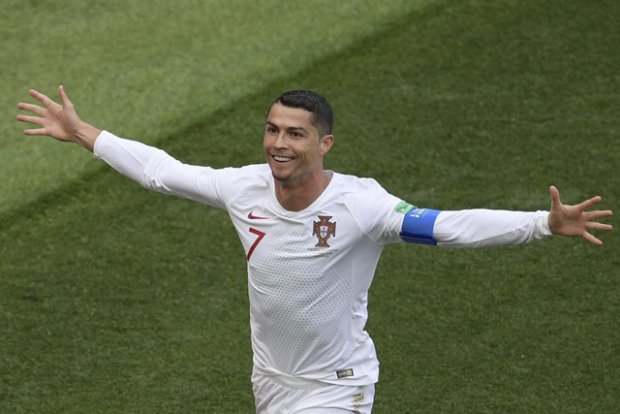 Ronaldo phát biểu đầy khiêm tốn sau trận thắng Morocco Ronaldo phát biểu đầy khiêm tốn sau trận thắng Morocco