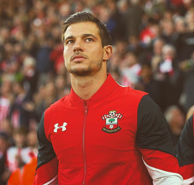 Trai đẹp tuyển Bồ Đào Nha được fan girl gọi tên không kém gì Cristiano Ronaldo