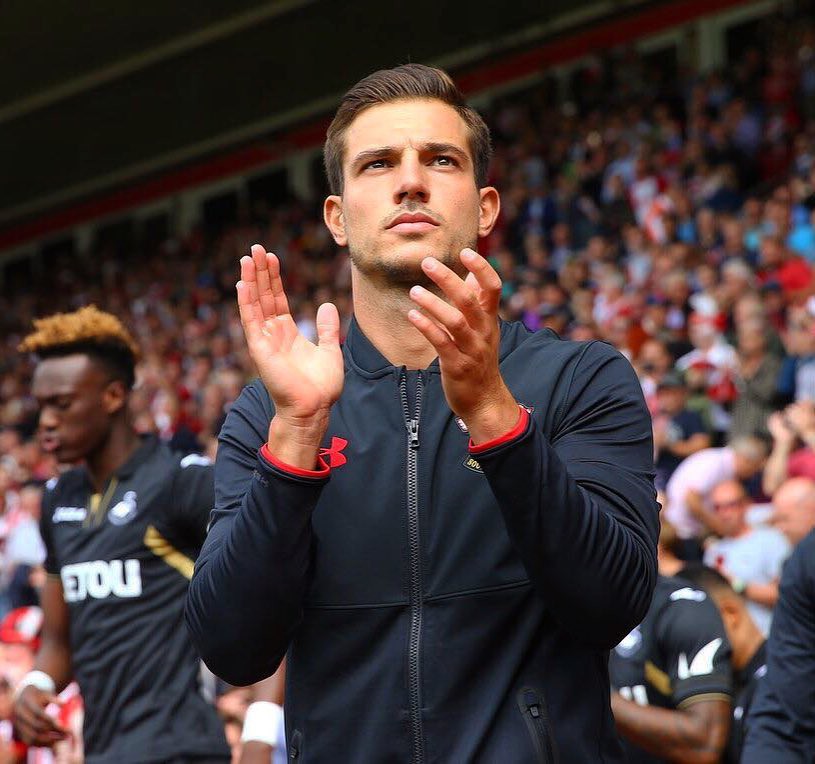 Trai đẹp tuyển Bồ Đào Nha được fan girl gọi tên không kém gì Cristiano Ronaldo