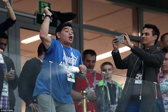 Cực sốc: Ông trùm Messi làm phản, Argentina tính sa thải HLV Sampaoli