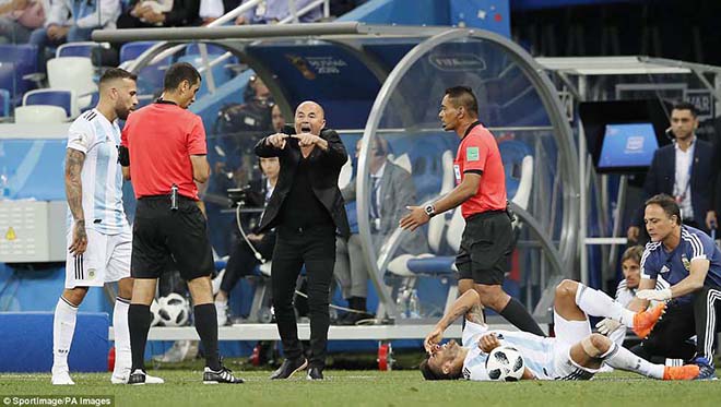 Cực sốc: Ông trùm Messi làm phản, Argentina tính sa thải HLV Sampaoli