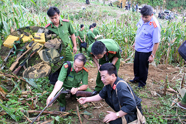 Những cuộc đụng độ khốc liệt ở 'vùng đất dữ' Lóng Luông - 1 Những cuộc đụng độ khốc liệt ở 'vùng đất dữ' Lóng Luông - 1