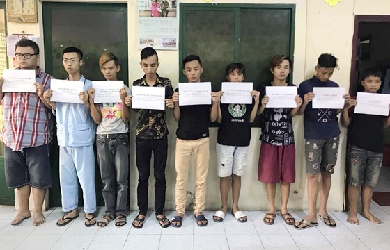 Tạm giữ 11 nghi can cướp hàng loạt cửa hàng tiện lợi ở TP.HCM Tạm giữ 11 nghi can cướp hàng loạt cửa hàng tiện lợi ở TP.HCM