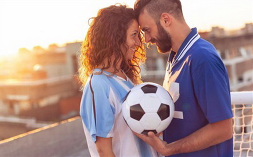 Cầu thủ thi đấu tại World Cup có bị cấm 'yêu'? Cầu thủ thi đấu tại World Cup có bị cấm 'yêu'?