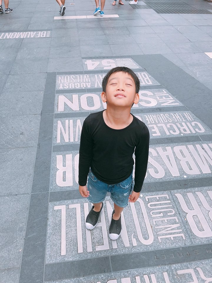 Hà Hồ xác nhận chuyến đi của hai mẹ con tại Mỹ chỉ có 'những người bạn' - 5 Hà Hồ xác nhận chuyến đi của hai mẹ con tại Mỹ chỉ có 'những người bạn' - 5