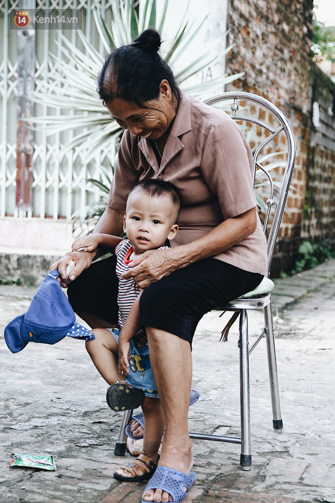 Những ngày lênh đênh ở Chương Mỹ: Trâu bò lặn ngụp, vịt trèo lên những mái nhà khi nước dâng đến tận nóc - 6 Những ngày lênh đênh ở Chương Mỹ: Trâu bò lặn ngụp, vịt trèo lên những mái nhà khi nước dâng đến tận nóc - 6