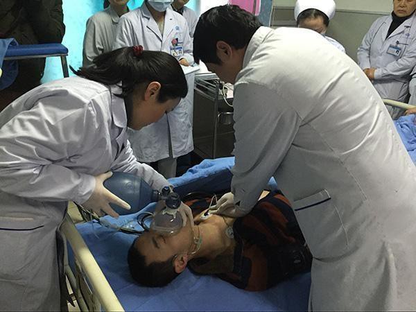 Chàng trai 19 tuổi bị suy thận giai đoạn cuối, nguyên nhân là thói quen hàng triệu người đang mắc phải Chàng trai 19 tuổi bị suy thận giai đoạn cuối, nguyên nhân là thói quen hàng triệu người đang mắc phải