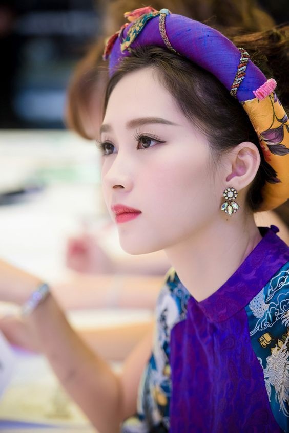 Công chúng lại 'nháo nhào' trước thần thái sang chảnh của Hoa hậu Đặng Thu Thảo - 1 Công chúng lại 'nháo nhào' trước thần thái sang chảnh của Hoa hậu Đặng Thu Thảo - 1