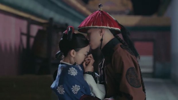 Phim Diên Hi công lược tập 29-30: Ngụy Anh Lạc giết tên thái giám đồng tính biến thái để cứu đồng nghiệp