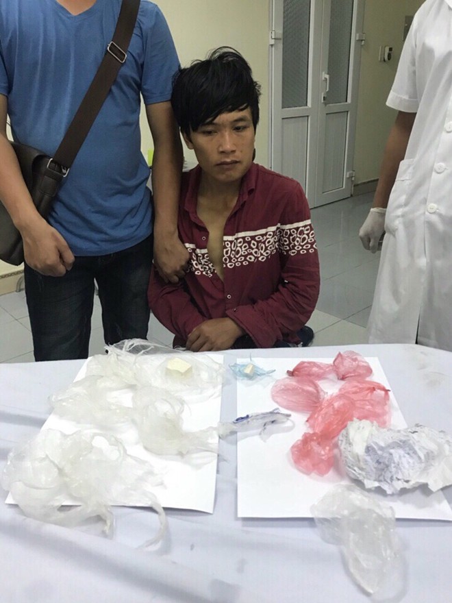 [CHUYỆN KHÓ TIN] 12 giờ giải cứu cục ma túy giấu trong vùng kín