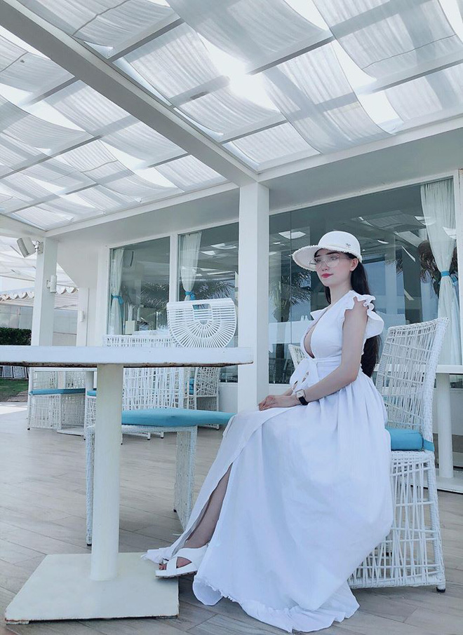 Khi hội bạn gái cầu thủ đọ dáng, ai là người quyến rũ và nóng bỏng hơn? - 5 Khi hội bạn gái cầu thủ đọ dáng, ai là người quyến rũ và nóng bỏng hơn? - 5