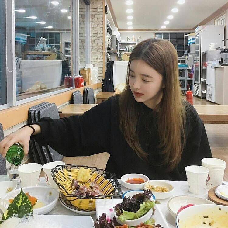 Bị người yêu giận dỗi chỉ vì không bóc tôm, chàng trai lên mạng than thở và bị mắng cho sấp mặt Bị người yêu giận dỗi chỉ vì không bóc tôm, chàng trai lên mạng than thở và bị mắng cho sấp mặt