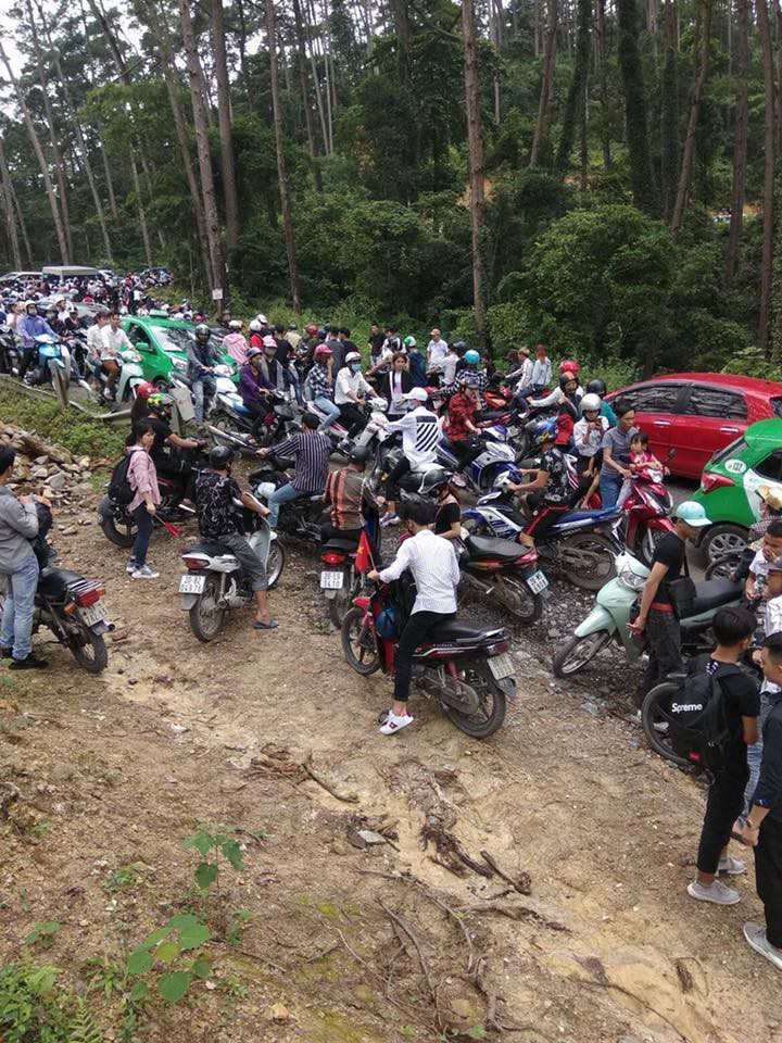 Đường lên Tam Đảo và Mộc Châu kẹt cứng ngày lễ, nhiều phượt thủ muốn quay về cũng bó tay Đường lên Tam Đảo và Mộc Châu kẹt cứng ngày lễ, nhiều phượt thủ muốn quay về cũng bó tay