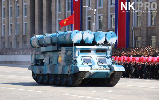 Những hình ảnh đầu tiên trong lễ duyệt binh quân sự hoành tráng của Triều Tiên - 13 Những hình ảnh đầu tiên trong lễ duyệt binh quân sự hoành tráng của Triều Tiên - 13