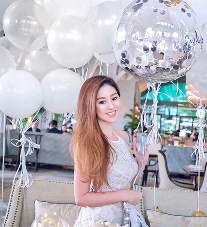 Thần thái đỉnh cao của nữ giám đốc Singapore giúp cô nổi bật trong hội Rich Kid châu Á - 12 Thần thái đỉnh cao của nữ giám đốc Singapore giúp cô nổi bật trong hội Rich Kid châu Á - 12