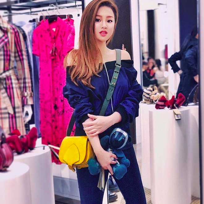 Thần thái đỉnh cao của nữ giám đốc Singapore giúp cô nổi bật trong hội Rich Kid châu Á - 18 Thần thái đỉnh cao của nữ giám đốc Singapore giúp cô nổi bật trong hội Rich Kid châu Á - 18
