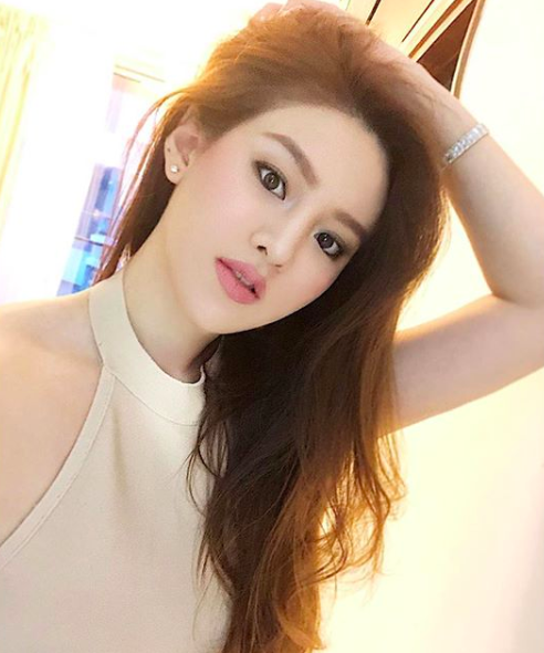 Thần thái đỉnh cao của nữ giám đốc Singapore giúp cô nổi bật trong hội Rich Kid châu Á - 27 Thần thái đỉnh cao của nữ giám đốc Singapore giúp cô nổi bật trong hội Rich Kid châu Á - 27