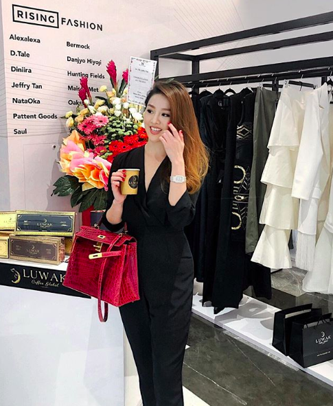 Thần thái đỉnh cao của nữ giám đốc Singapore giúp cô nổi bật trong hội Rich Kid châu Á - 5 Thần thái đỉnh cao của nữ giám đốc Singapore giúp cô nổi bật trong hội Rich Kid châu Á - 5