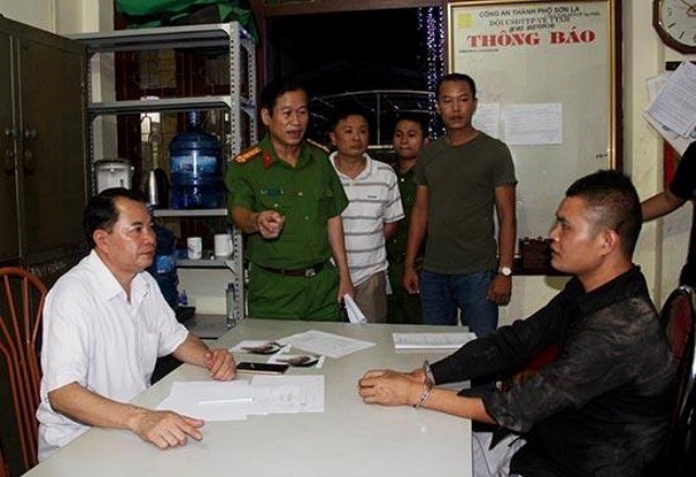 Chân dung băng nhóm táo tợn dùng súng cướp tiệm vàng ở Sơn La - 2 Chân dung băng nhóm táo tợn dùng súng cướp tiệm vàng ở Sơn La - 2