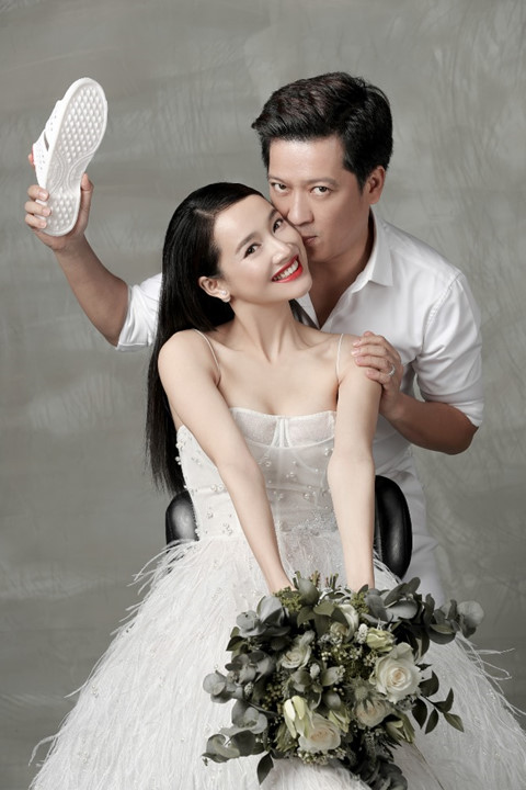 Trọn bộ ảnh cưới của Trường Giang - Nhã Phương: Hài hước với dép tổ ong - 7 Trọn bộ ảnh cưới của Trường Giang - Nhã Phương: Hài hước với dép tổ ong - 7