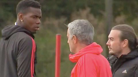Pogba lườm Mourinho như kẻ thù sau cú sốc M.U bị loại ở cúp Liên đoàn Pogba lườm Mourinho như kẻ thù sau cú sốc M.U bị loại ở cúp Liên đoàn