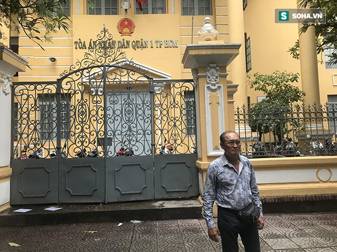 Duy Phương bật khóc tại tòa án trong phiên hòa giải vụ kiện 'Sau ánh hào quang' - 1 Duy Phương bật khóc tại tòa án trong phiên hòa giải vụ kiện 'Sau ánh hào quang' - 1