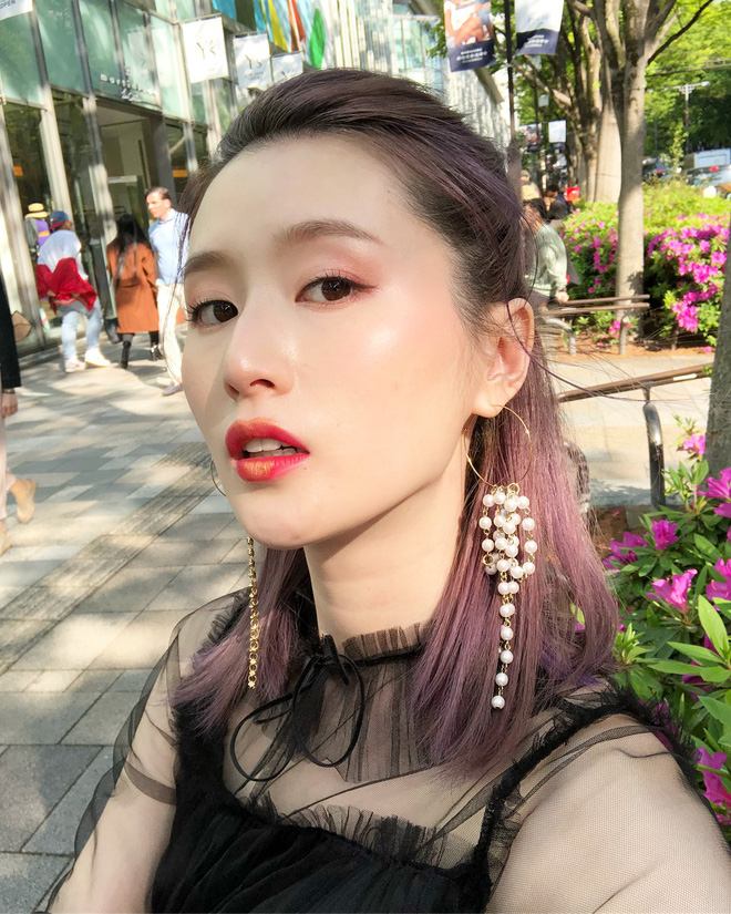 Ngày mưa nếu không muốn xõa tóc vướng víu thì đây là 4 kiểu đẹp nhất, dễ thực hiện nhất bạn có thể thử - 19 Ngày mưa nếu không muốn xõa tóc vướng víu thì đây là 4 kiểu đẹp nhất, dễ thực hiện nhất bạn có thể thử - 19