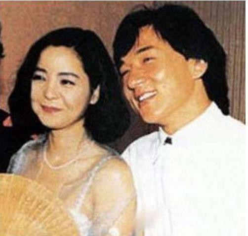 Đặng Lệ Quân: Ước mơ mặc áo cưới chưa một lần thành hiện thực và mối tình dở dang khiến Thành Long mãi trăn trở - 10 Đặng Lệ Quân: Ước mơ mặc áo cưới chưa một lần thành hiện thực và mối tình dở dang khiến Thành Long mãi trăn trở - 10