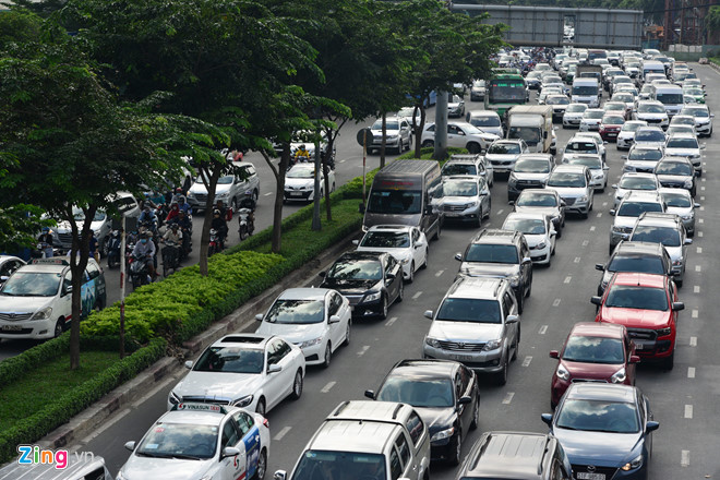 Sập giàn giáo trước hầm Thủ Thiêm, giao thông khu Đông Sài Gòn tê liệt - 5 Sập giàn giáo trước hầm Thủ Thiêm, giao thông khu Đông Sài Gòn tê liệt - 5