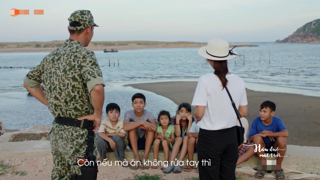 Hậu Duệ Mặt Trời tập 17-18: Chia tay Duy Kiên, Hoài Phương liều mạng cứu người trong cơn bão - 1 Hậu Duệ Mặt Trời tập 17-18: Chia tay Duy Kiên, Hoài Phương liều mạng cứu người trong cơn bão - 1
