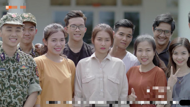 Hậu Duệ Mặt Trời tập 17-18: Chia tay Duy Kiên, Hoài Phương liều mạng cứu người trong cơn bão - 4 Hậu Duệ Mặt Trời tập 17-18: Chia tay Duy Kiên, Hoài Phương liều mạng cứu người trong cơn bão - 4